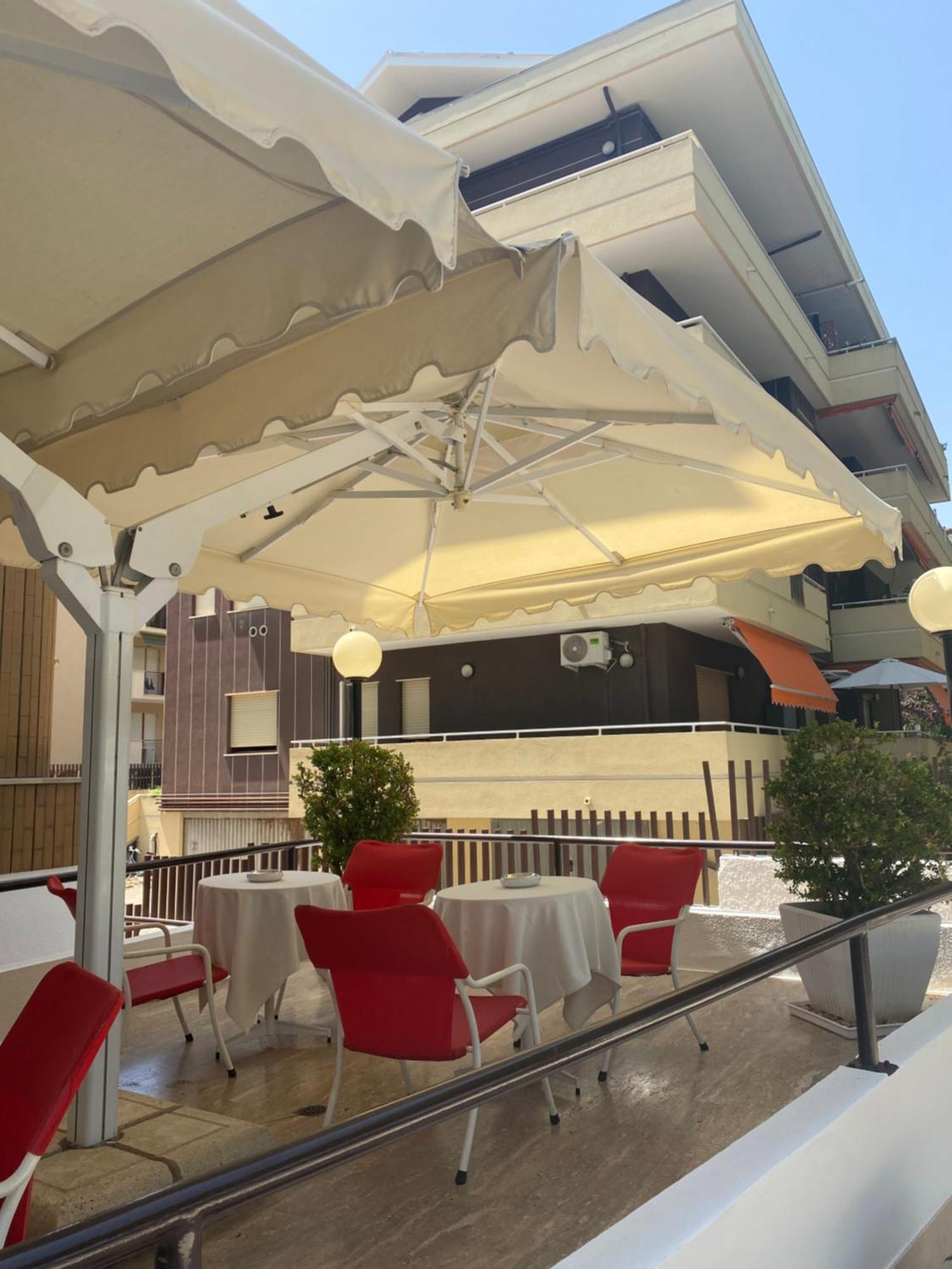 Hotel Astoria بينيتو المظهر الخارجي الصورة